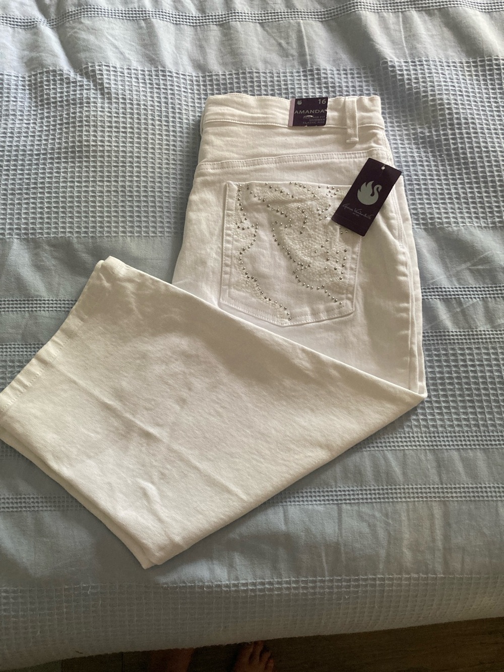 Gloria Vanderbilt capris Slim Jeans with Embellished Pocket